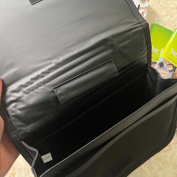 Weight Watchers 7 Pc Set Shopping, Eating, Plan, and Pocket Guides in Organizer - Picture 6 of 11